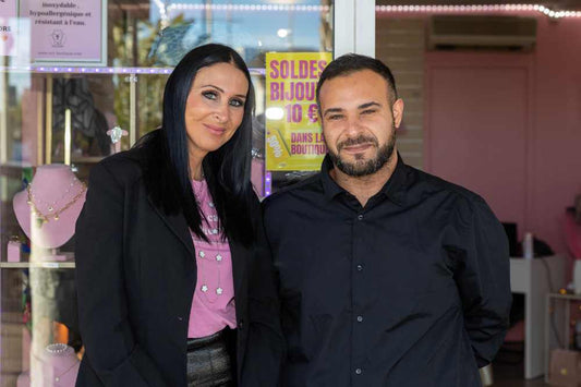 Qui Sommes Nous ? Lisa et Jordan